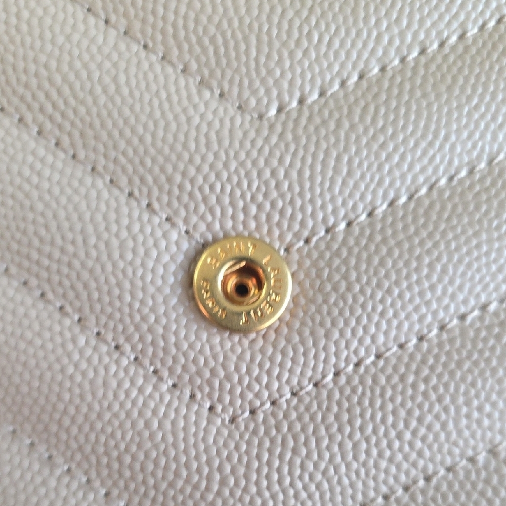Yves Saint Laurent Cream Quilted Crossbody with Gold Chain - Picture 9 of 16